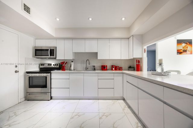 400 Diplomat Pkwy 302, Hallandale Beach, FL 33009