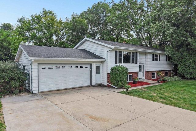401 Woodview Drive, Sun Prairie, WI 53590