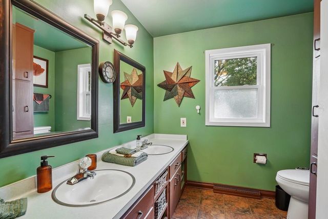 401 Woodview Drive, Sun Prairie, WI 53590
