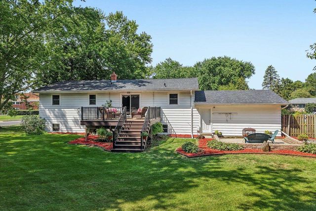 401 Woodview Drive, Sun Prairie, WI 53590