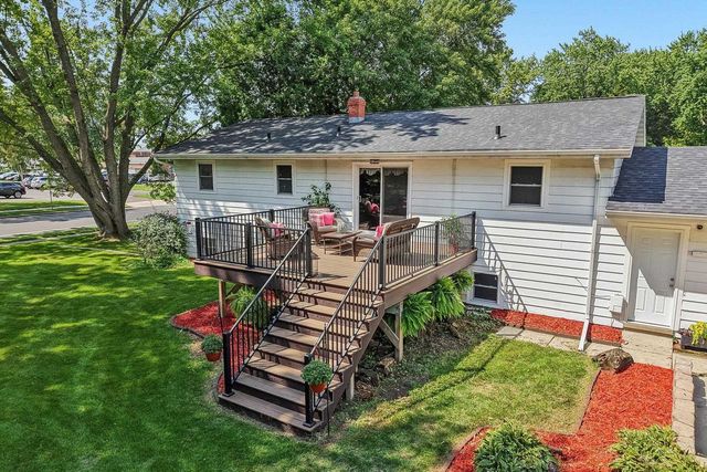 401 Woodview Drive, Sun Prairie, WI 53590