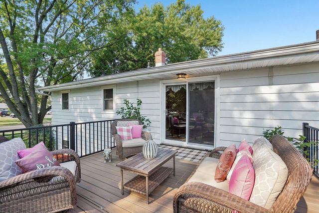 401 Woodview Drive, Sun Prairie, WI 53590