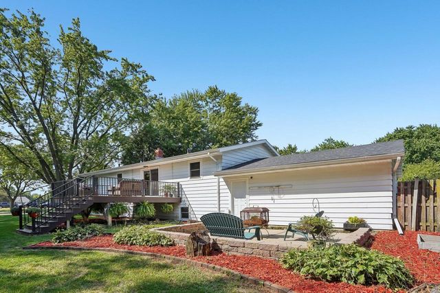 401 Woodview Drive, Sun Prairie, WI 53590