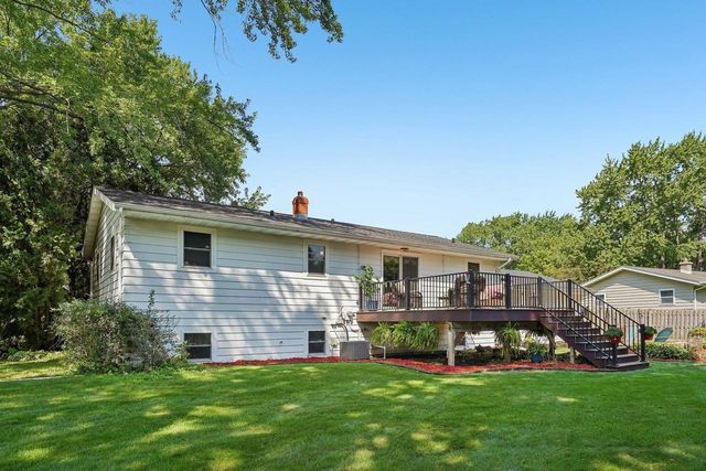 401 Woodview Drive, Sun Prairie, WI 53590