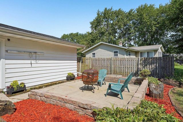 401 Woodview Drive, Sun Prairie, WI 53590