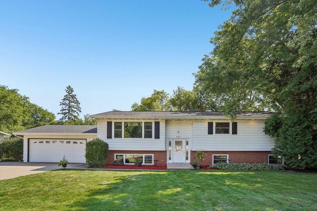 401 Woodview Drive, Sun Prairie, WI 53590