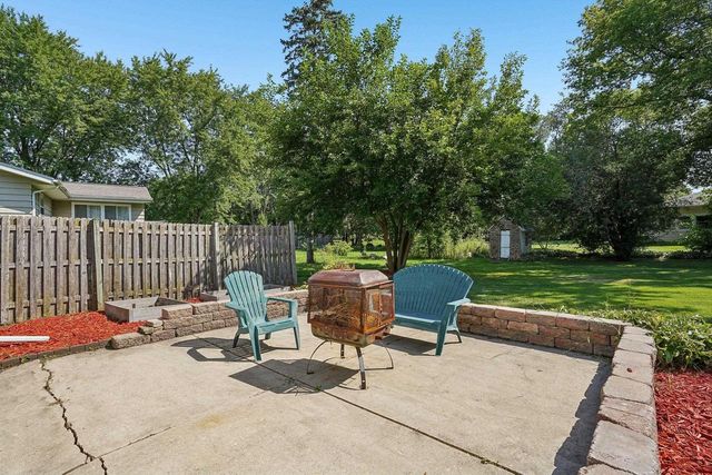 401 Woodview Drive, Sun Prairie, WI 53590