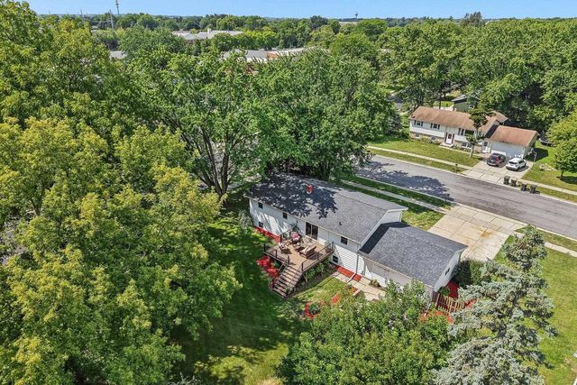 401 Woodview Drive, Sun Prairie, WI 53590