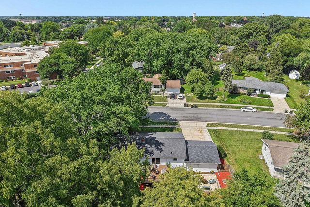 401 Woodview Drive, Sun Prairie, WI 53590