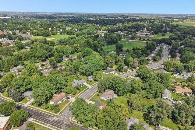 401 Woodview Drive, Sun Prairie, WI 53590