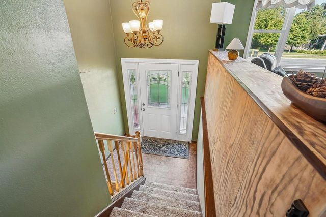 401 Woodview Drive, Sun Prairie, WI 53590