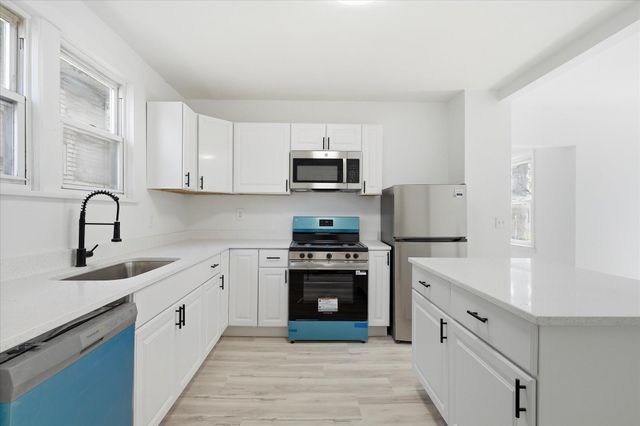 949 Conway Street, Saint Paul, MN 55106