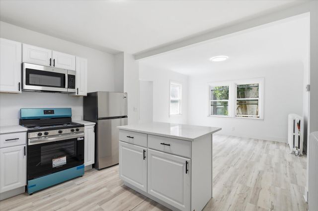 949 Conway Street, Saint Paul, MN 55106