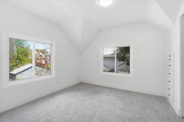949 Conway Street, Saint Paul, MN 55106