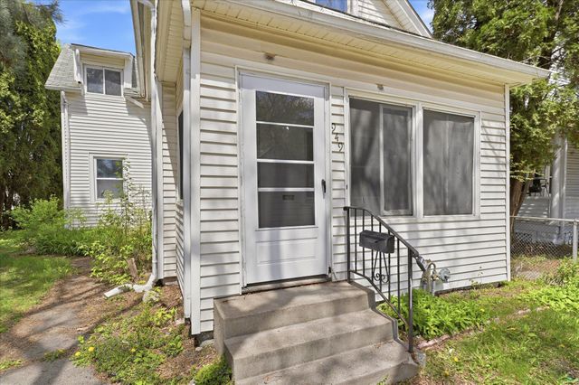 949 Conway Street, Saint Paul, MN 55106