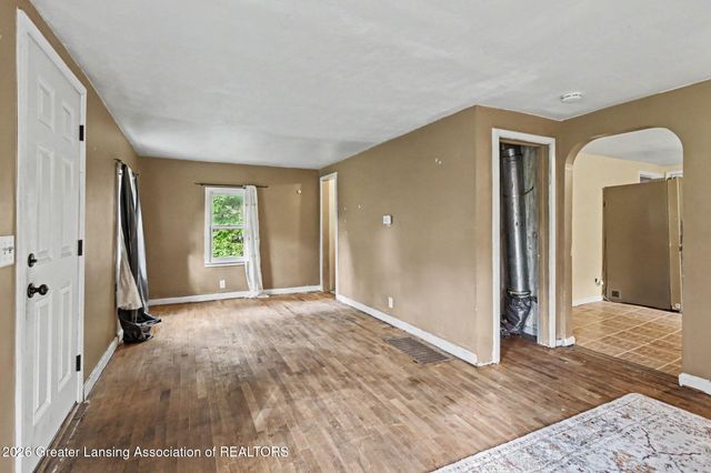 325 Cox Boulevard, Lansing, MI 48910