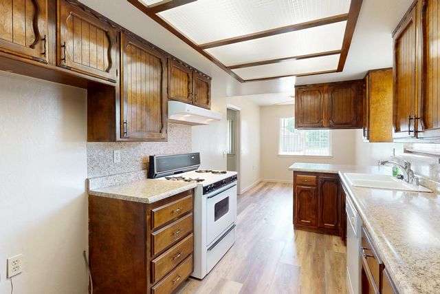 1909 10th Ave, Olivehurst, CA 95961