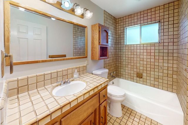 1909 10th Ave, Olivehurst, CA 95961