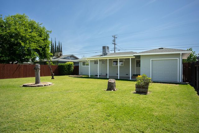1909 10th Ave, Olivehurst, CA 95961