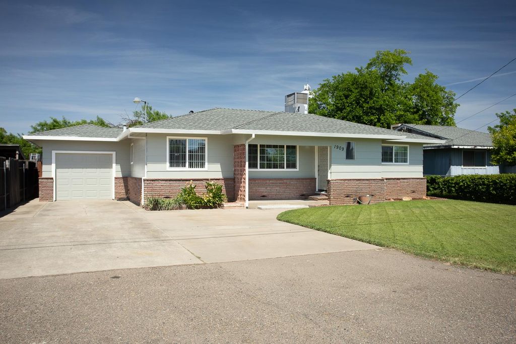 1909 10th Ave, Olivehurst, CA 95961