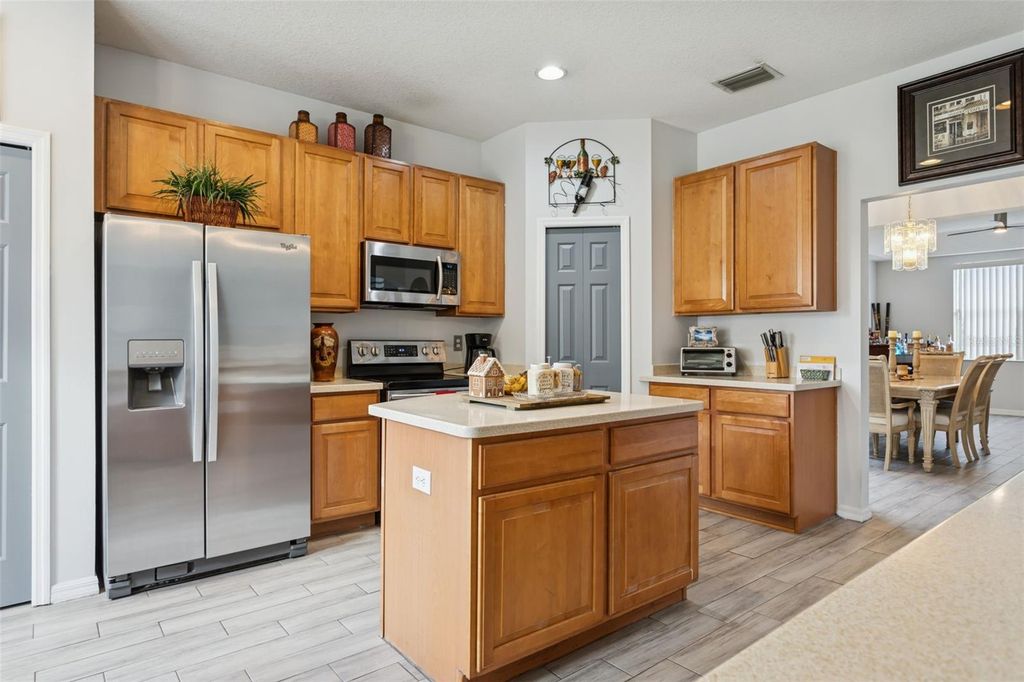 Image 18 of property listing at 18110 TURTLE BEACH WAY, Tampa, FL 33647