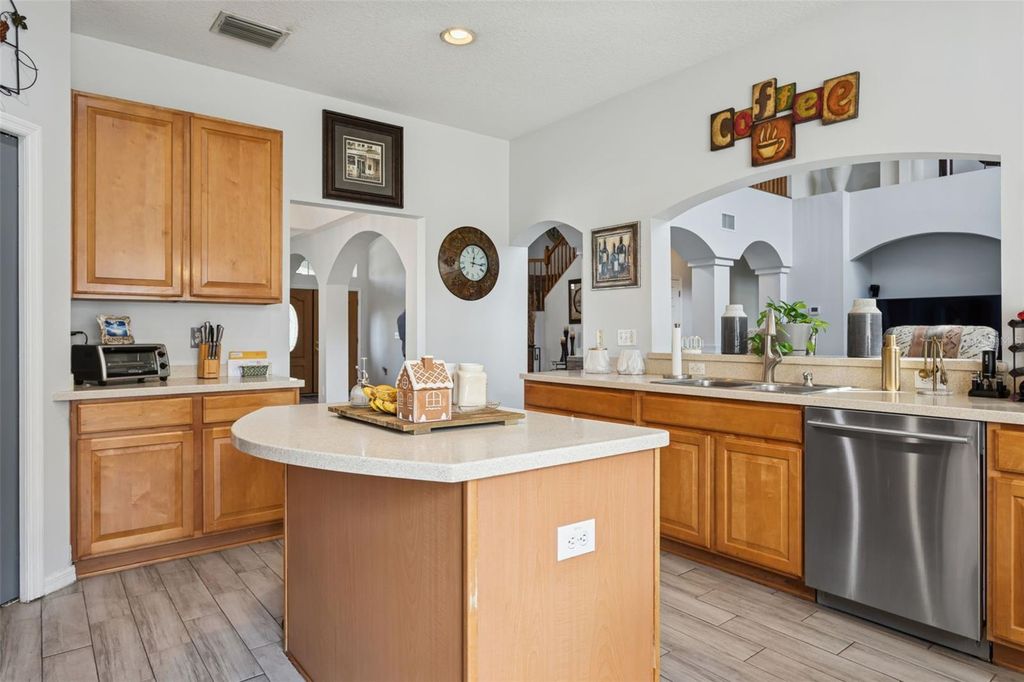 Image 19 of property listing at 18110 TURTLE BEACH WAY, Tampa, FL 33647