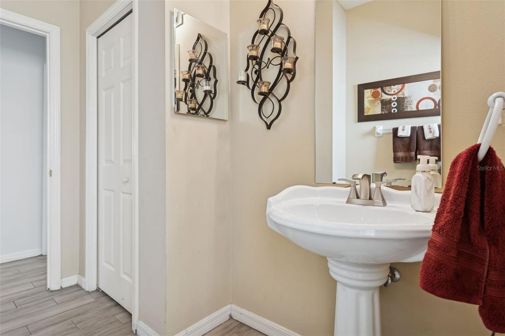 Image 23 of property listing at 18110 TURTLE BEACH WAY, Tampa, FL 33647