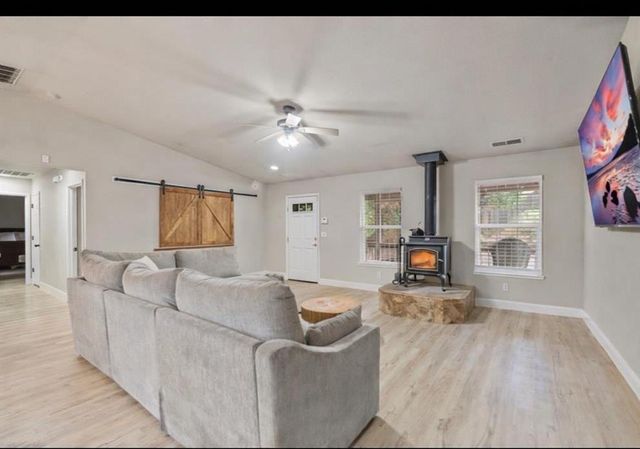 6390 Red Robin Rd, Placerville, CA 95667