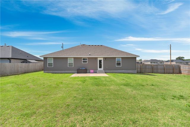 118 Brooke Street, Huntsville, AR 72740
