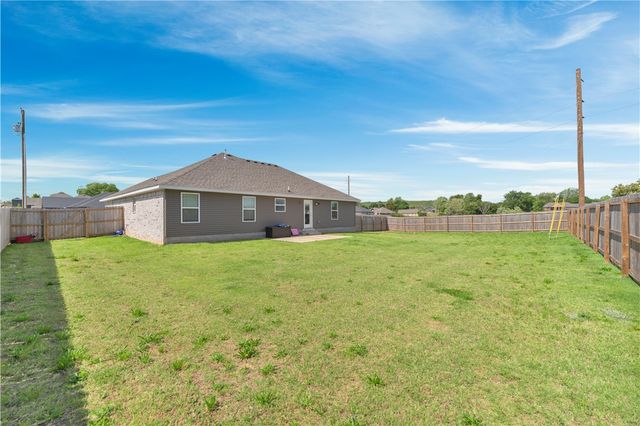 118 Brooke Street, Huntsville, AR 72740