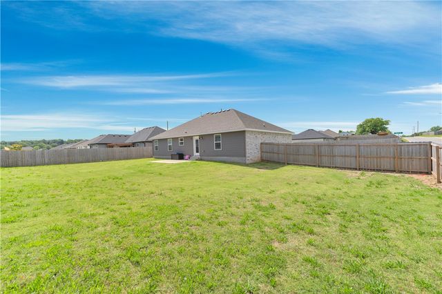 118 Brooke Street, Huntsville, AR 72740