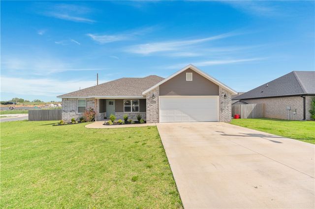 118 Brooke Street, Huntsville, AR 72740