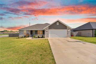 118 Brooke Street, Huntsville, AR 72740