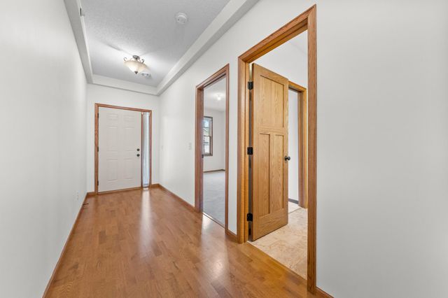 682 Bibeau Court, Vadnais Heights, MN 55127