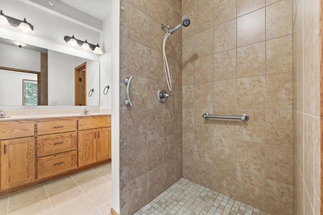 682 Bibeau Court, Vadnais Heights, MN 55127