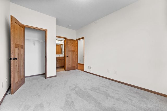 682 Bibeau Court, Vadnais Heights, MN 55127