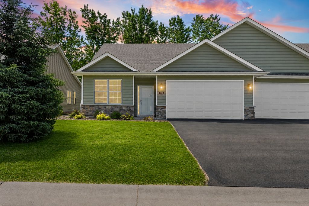 682 Bibeau Court, Vadnais Heights, MN 55127