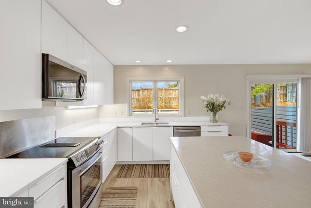 1926 LAKEPORT WAY, Reston, VA 20191