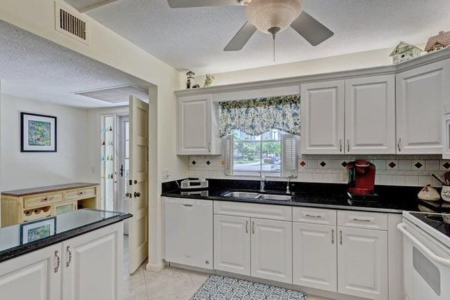 1201 N SUGAR SANDS Boulevard 3, Singer Island, FL 33404