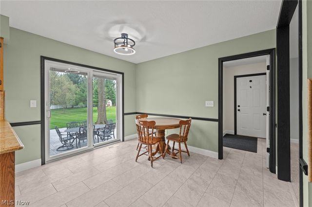 165 Valley Brook Boulevard, Hinckley, OH 44233