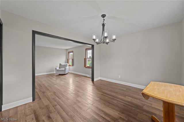165 Valley Brook Boulevard, Hinckley, OH 44233