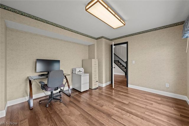 165 Valley Brook Boulevard, Hinckley, OH 44233