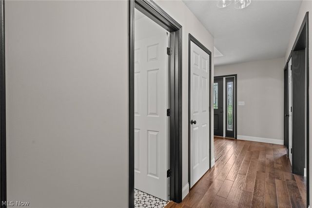 165 Valley Brook Boulevard, Hinckley, OH 44233