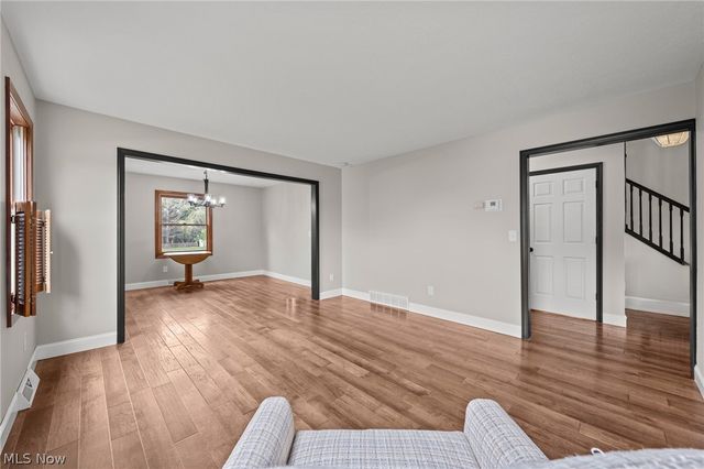165 Valley Brook Boulevard, Hinckley, OH 44233