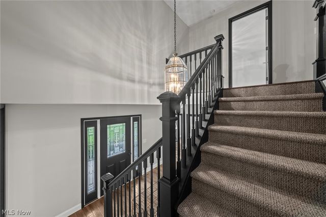 165 Valley Brook Boulevard, Hinckley, OH 44233