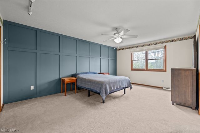 165 Valley Brook Boulevard, Hinckley, OH 44233
