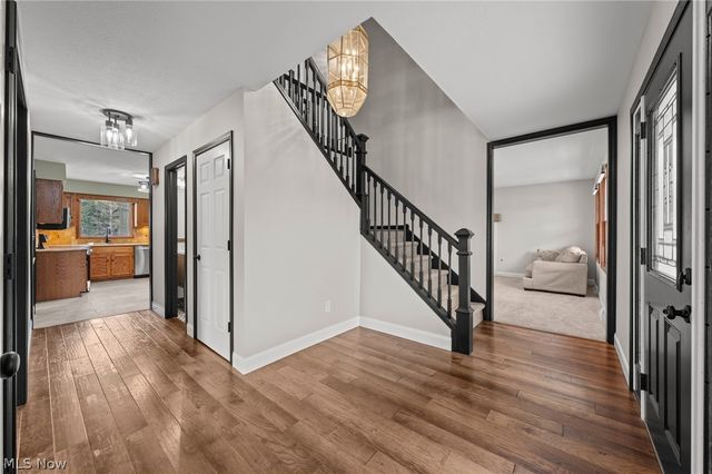 165 Valley Brook Boulevard, Hinckley, OH 44233