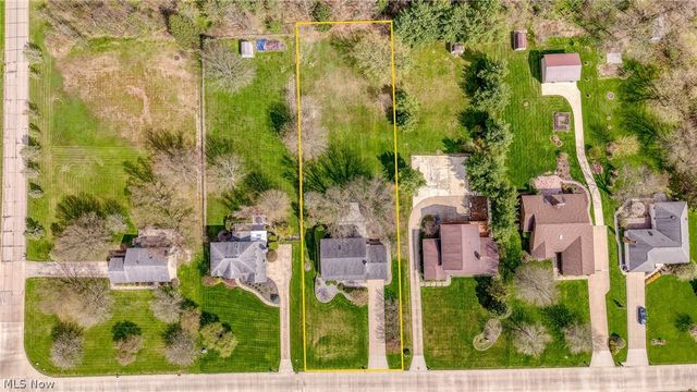 165 Valley Brook Boulevard, Hinckley, OH 44233