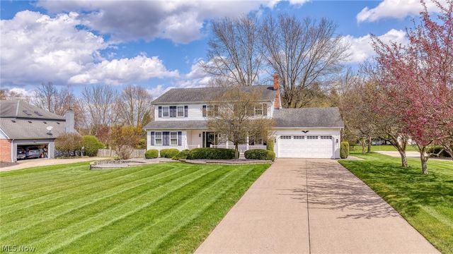 165 Valley Brook Boulevard, Hinckley, OH 44233