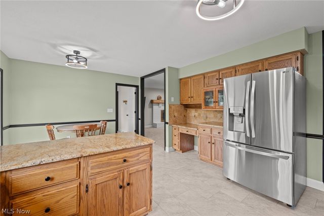 165 Valley Brook Boulevard, Hinckley, OH 44233